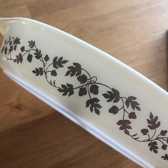 Pyrex - Picture 2 of 2